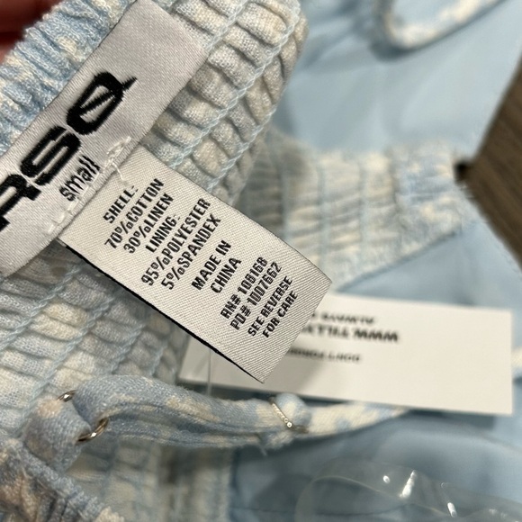 Rsq crop floral blue and white top size small - Picture 7 of 7